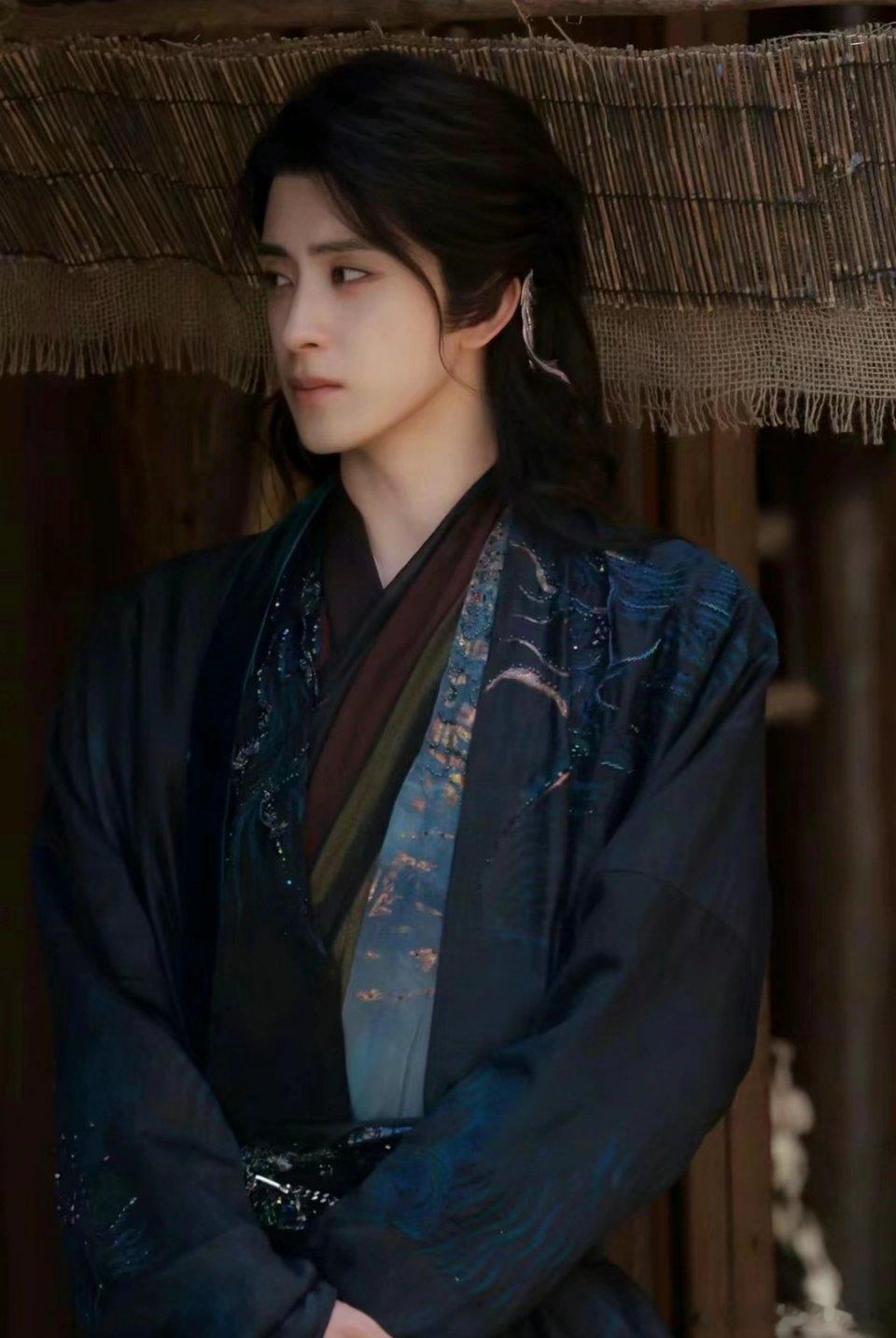 敖瑞鹏这个精灵耳朵的造型真的看的人眼睛一亮又一亮 ​​​