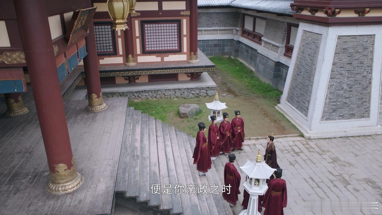 病骨帝王×飒爽皇后锁死！全员疯批飙戏，癫感美学拉满，预告盘到包浆，这带劲程度根本