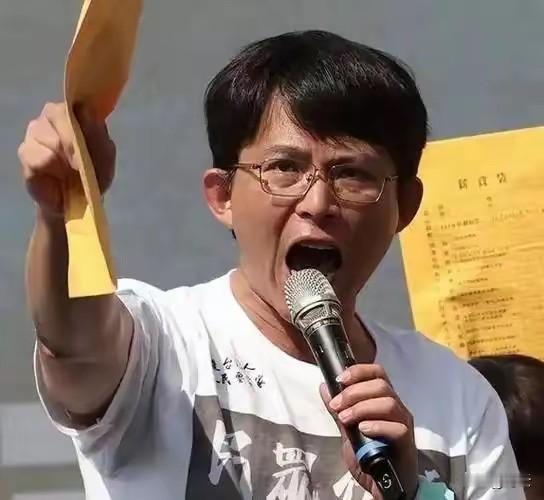 就在刚刚，

台“民众党主席”黄国昌发表严正声明，瞬间引爆台湾岛内舆论！

4月