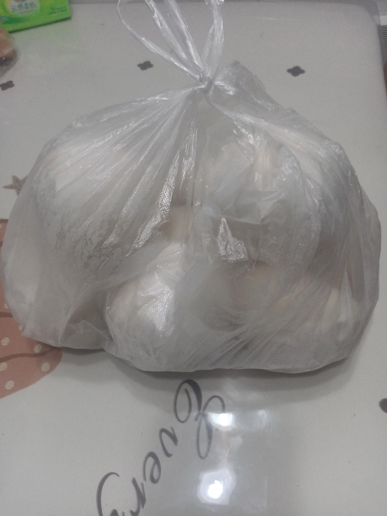 今天邻居给我十个王哥十层馒头。
    说是支付宝赠券领的。低价馒头出售有差不多