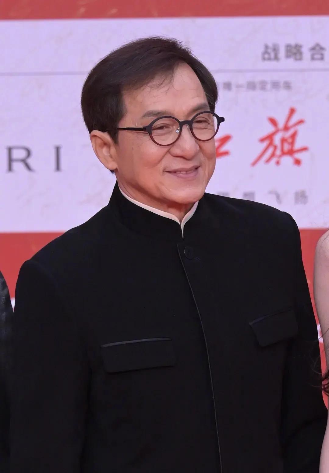 香港影星93片酬榜，黎明垫底

1993年香港当红影星片酬榜
冠军:成龙大哥10