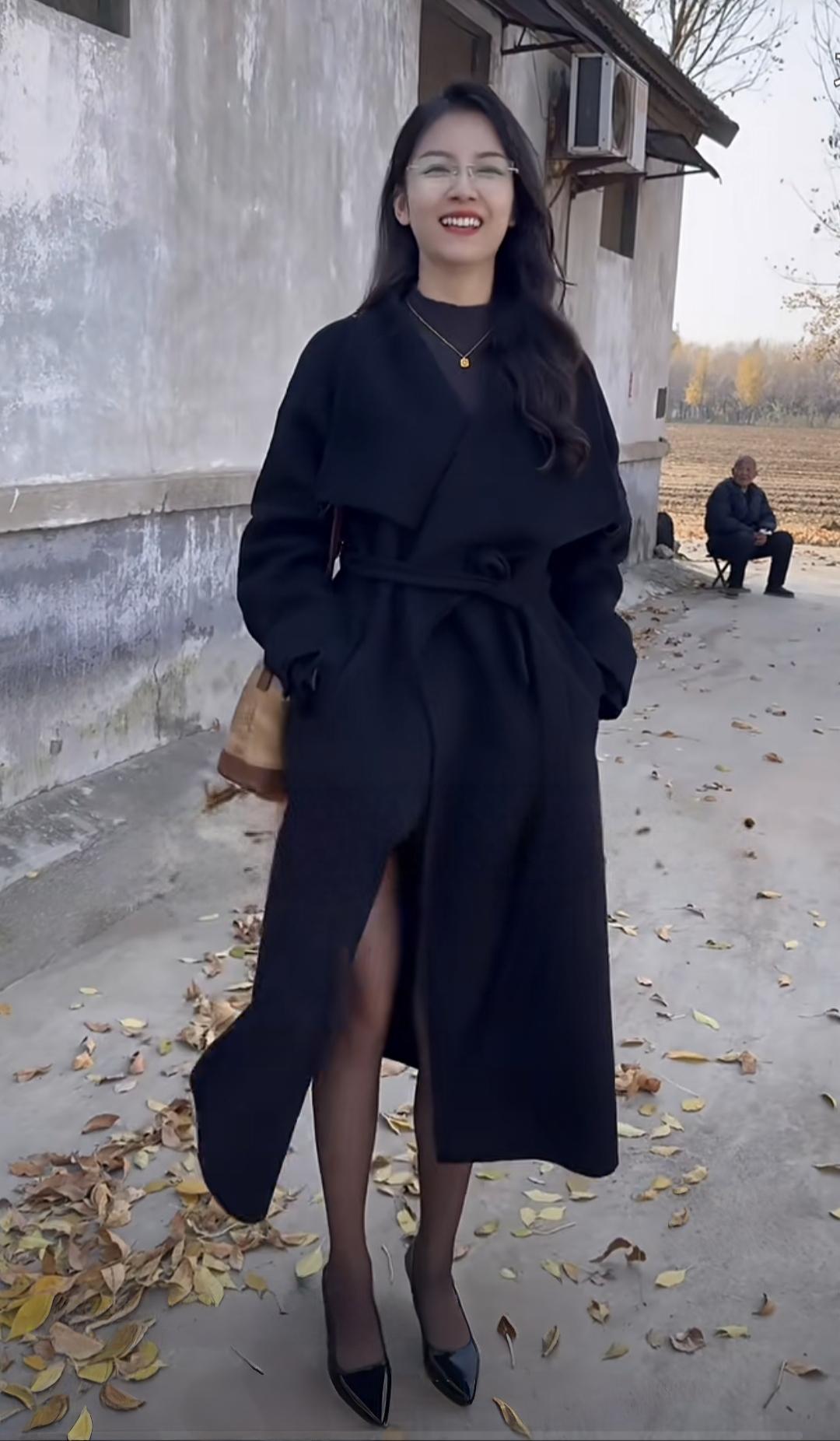 拥有绝美身材,是种怎样的体验?最近火遍全网的山东女孩！身材好！乡音亲！就爱听她一