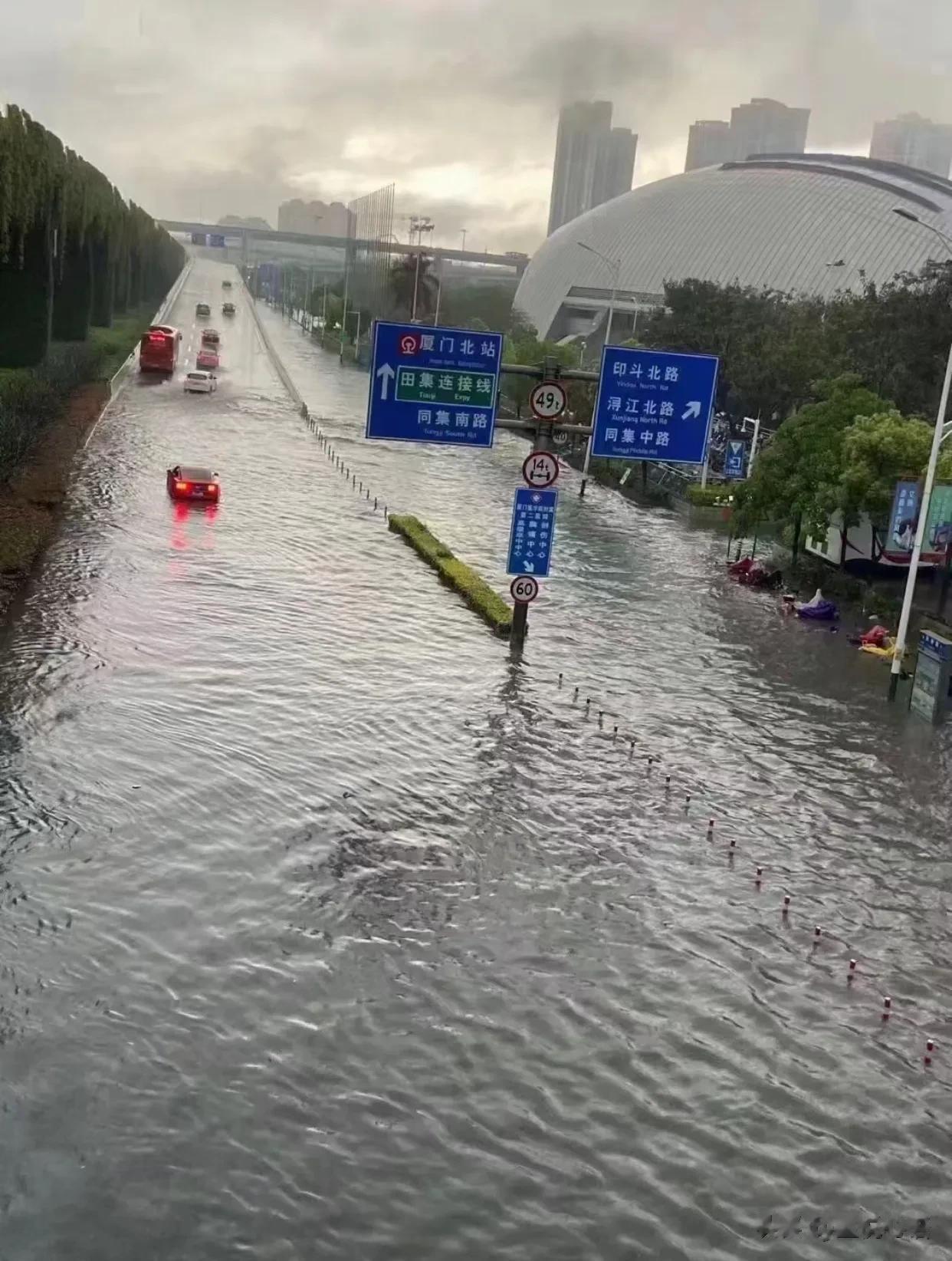 来厦门玩吗？免费游泳，我有船🚢
一场暴雨，早上的集美真是体验到了！
来厦门玩的