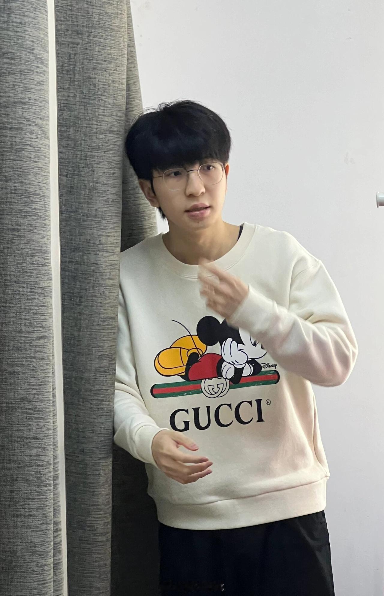 米老鼠和摄影师[比耶]

©️blg官方
#2024lpl##英雄联盟##blg