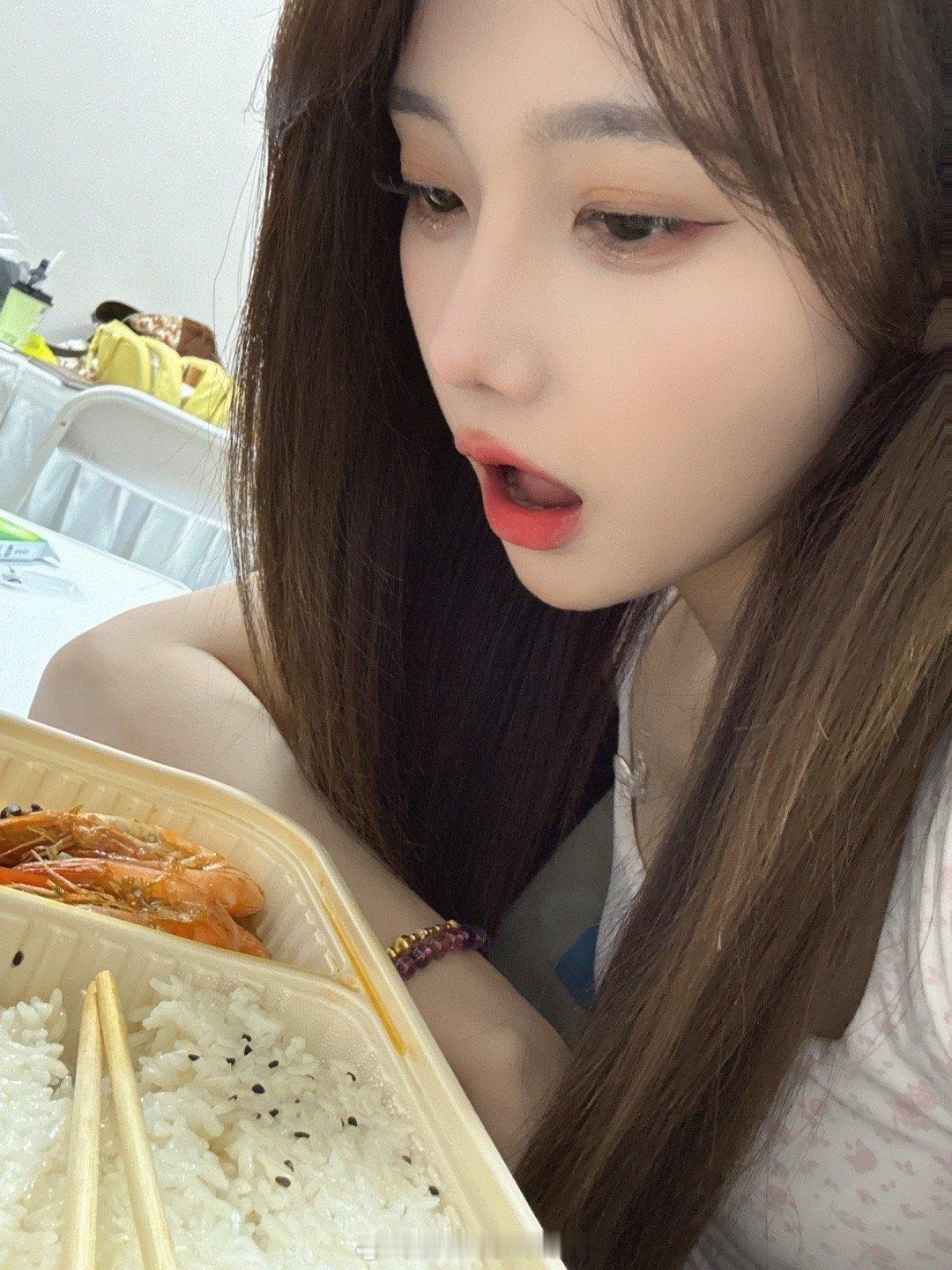 宋昕冉好好吃饭🍱 ​​​