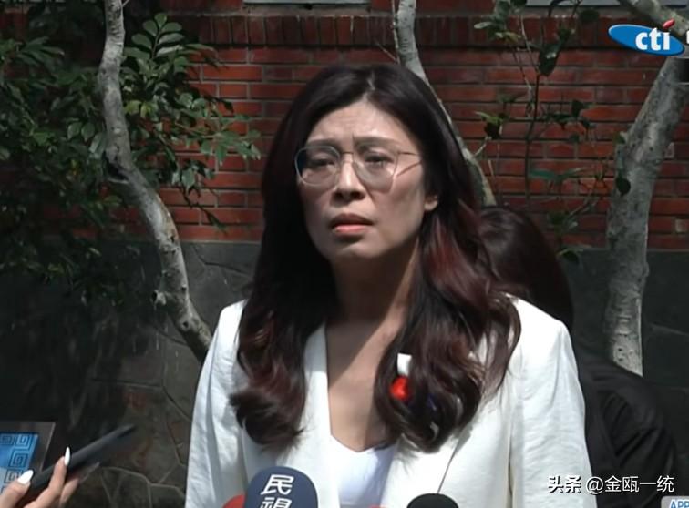 郑丽文祭拜蒋介石：希望不再骨肉相残

国民党主席郑丽文今天（2日）祭拜蒋介石后后