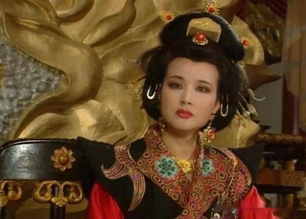 唐朝之后的皇后、太后都要给张柬之磕个头，没有神龙政变，她们的下场不会好。

为啥