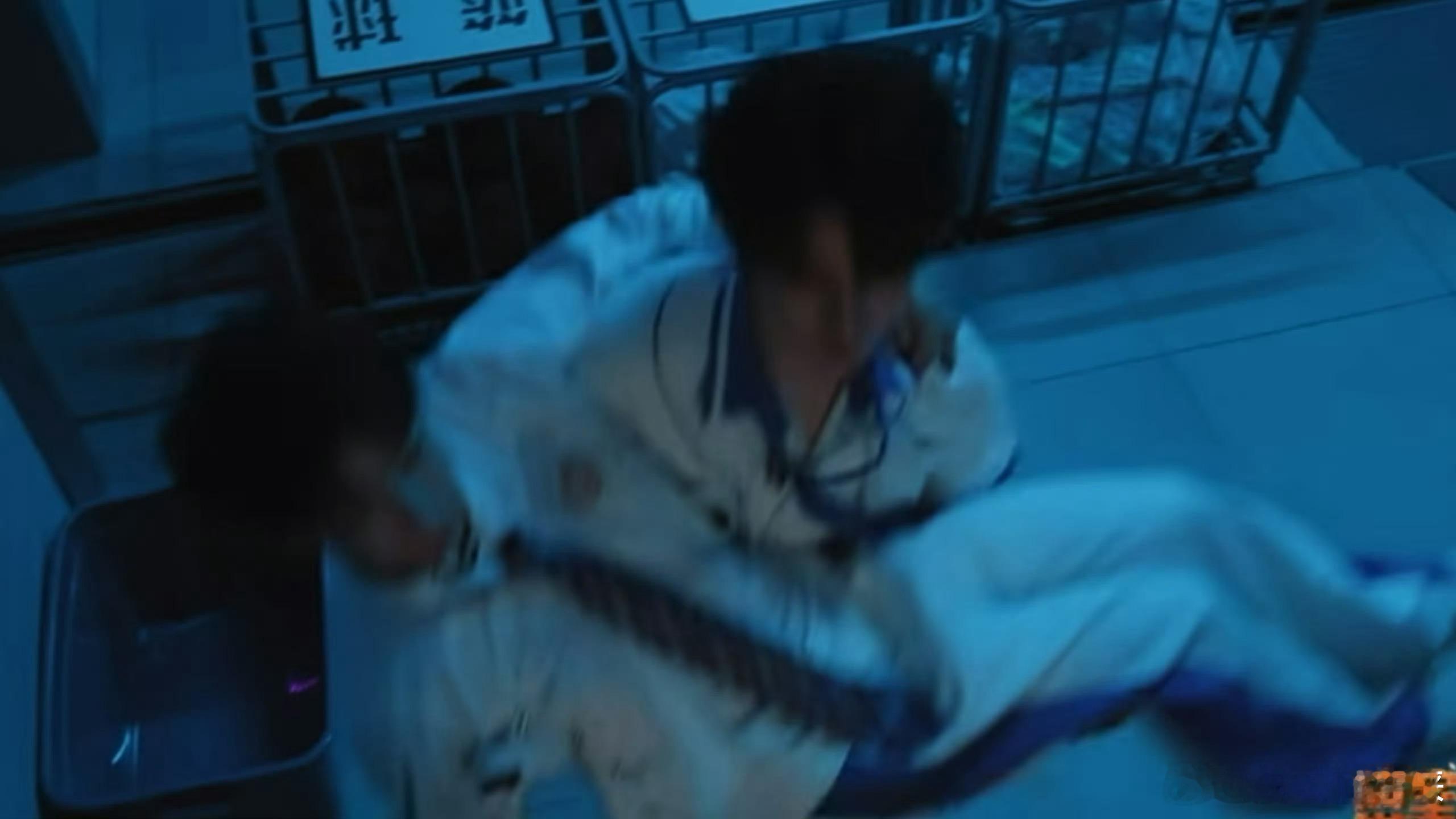 张真源公主抱彭昱畅是任务吗 