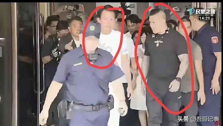 柯文哲交保出北检的两大护法使者
  周一8号下午，民众党前主席柯文哲交清7000