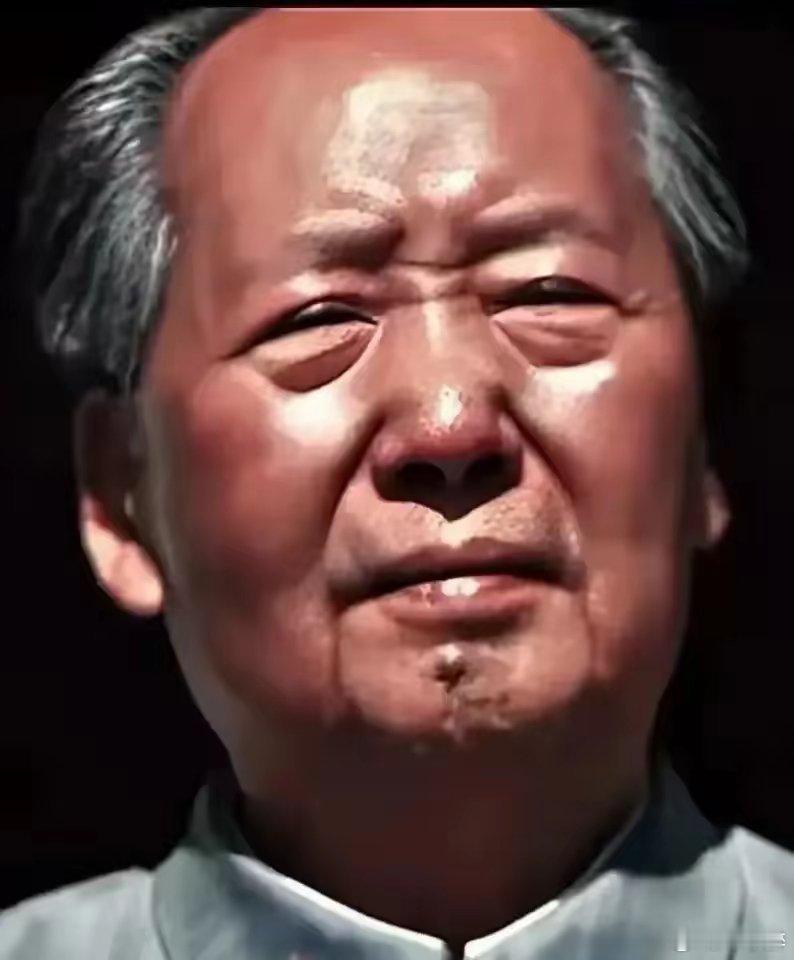 他一心一意为咱们谋幸福，带着咱们打下了新中国的江山。他的恩情，咱们永远都报不完 