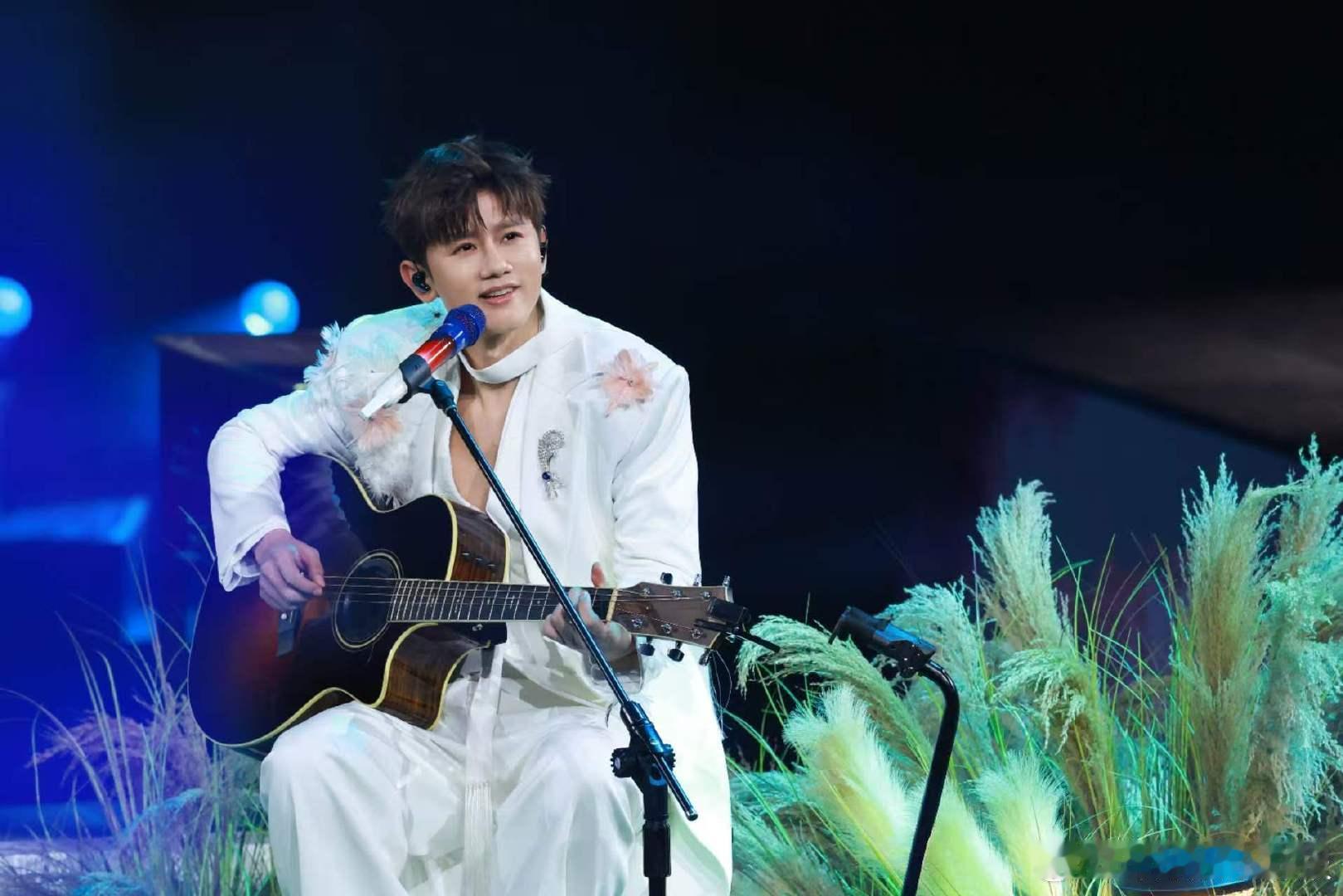 张杰演唱会现场官宣鸟巢 张杰六度归巢 谁的DNA狠狠动了！收官现场直接官宣鸟巢1