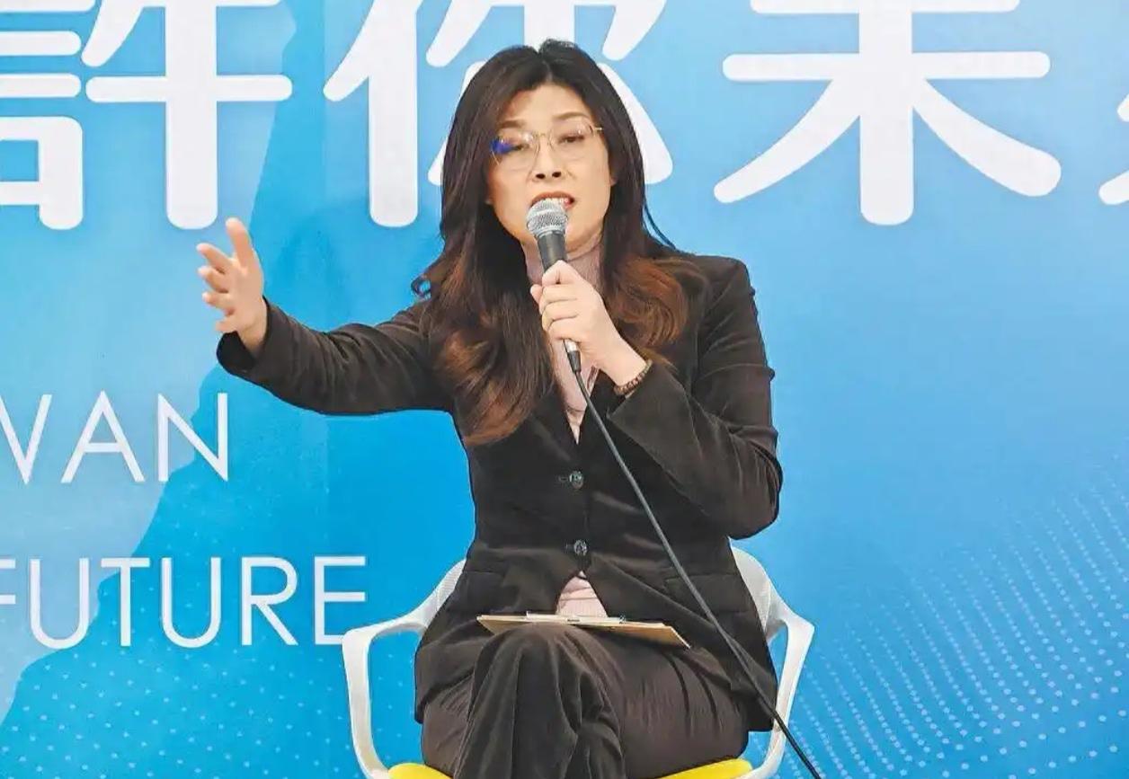 郑丽文放话：上半年必去大陆！国民党不搞两岸交流还选啥选？

“国民党如果不敢谈两