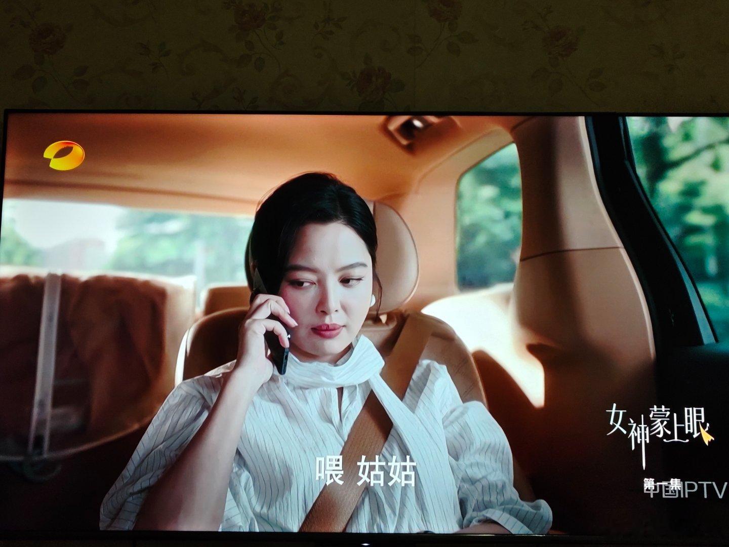 辛芷蕾长相气质自带霸气，但不代表适合演霸道总裁，特别是那些剧情人设刻意生硬的剧本