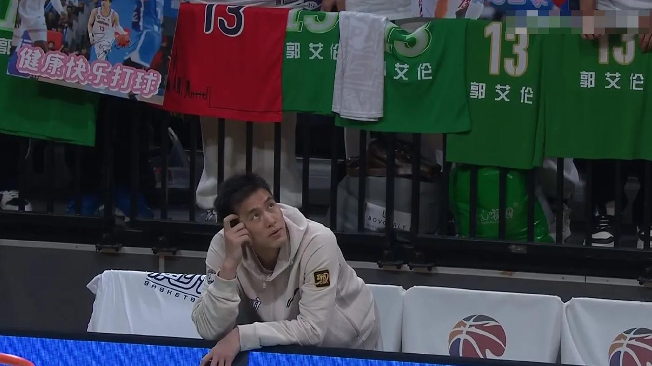 精彩！辽宁97:86广州，一战说明4个事实:
1，郭艾伦其实是不愿面对老东家，选