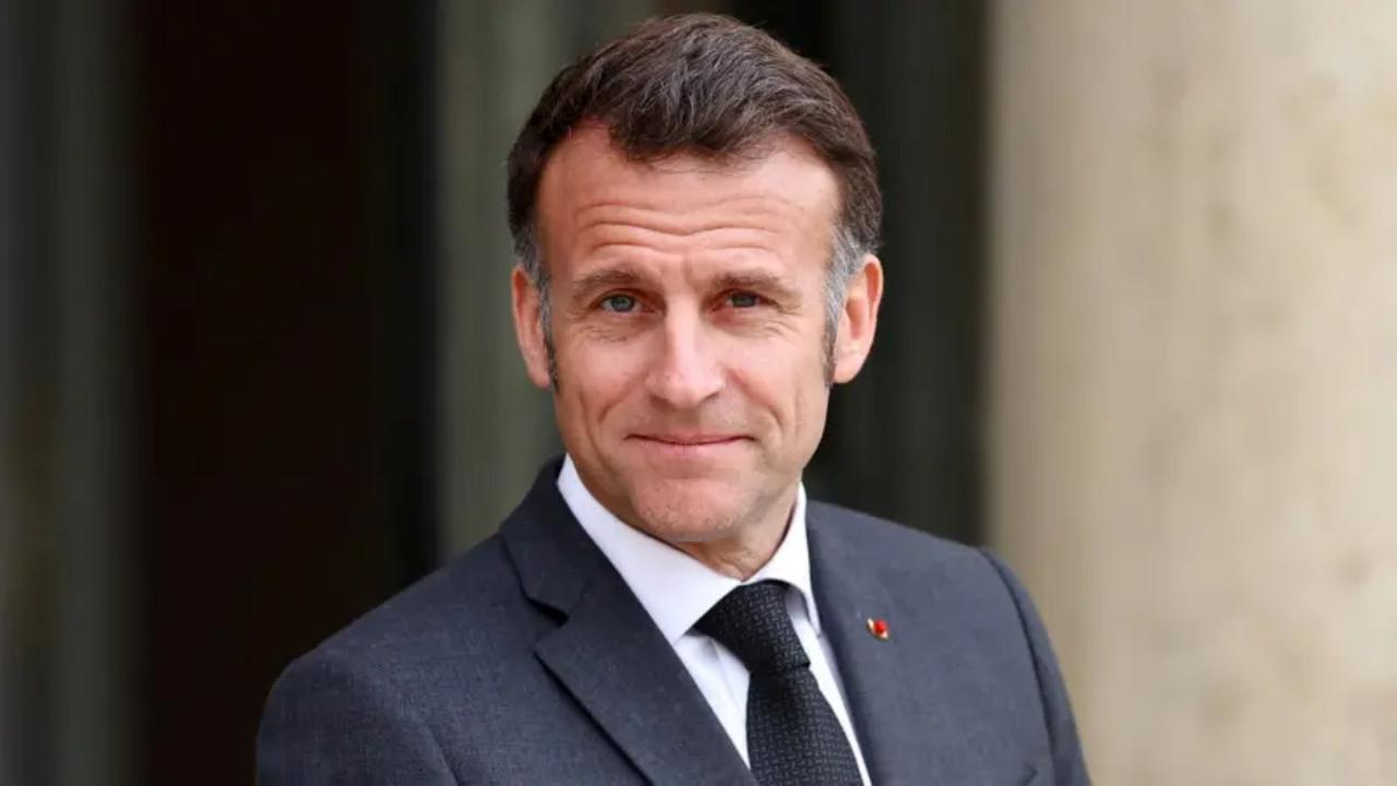 据法新社报道，法国总统埃马纽埃尔·马克龙与黎巴嫩总理纳瓦夫·萨拉姆在巴黎那场气氛