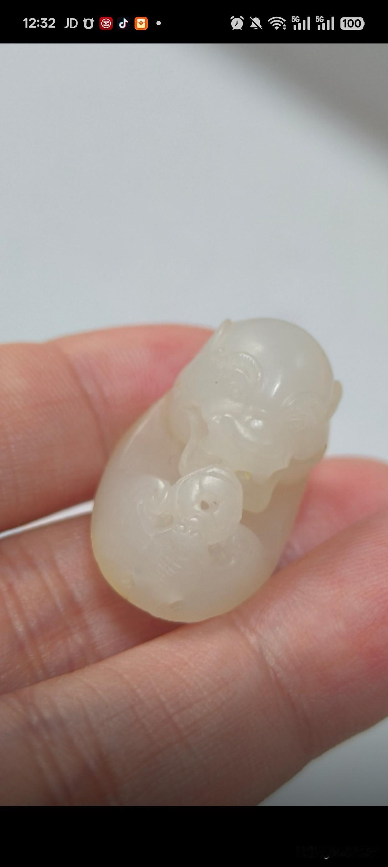 今天接孩子放学，广播里放了小小鸟。
这歌我听过无数次，但是从来没有完整听过歌词。