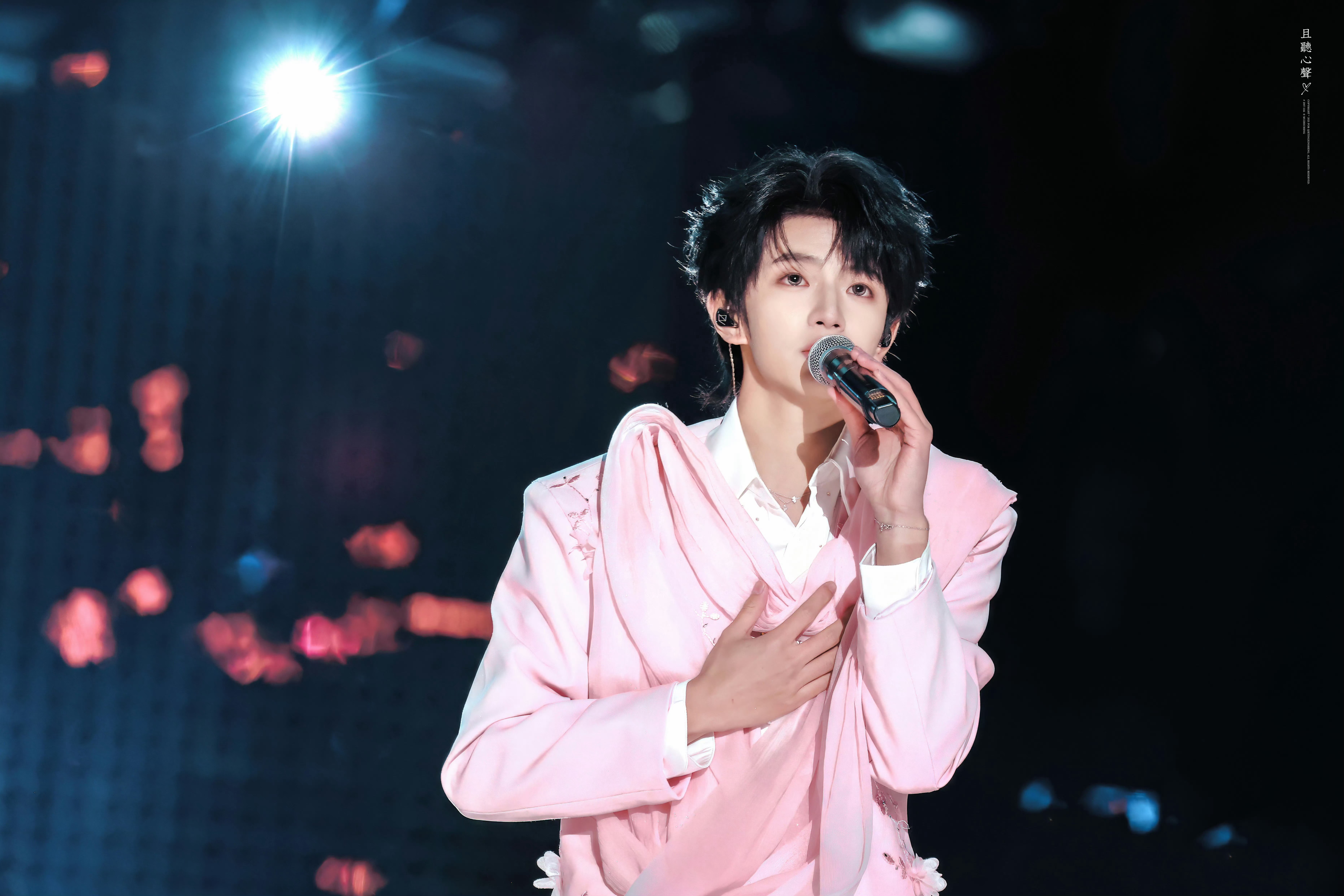 穆祉丞好萌的对你讲谁能懂穆祉丞反差感的含金量🥹笑起来特别像一只小兔子🐰多穿粉