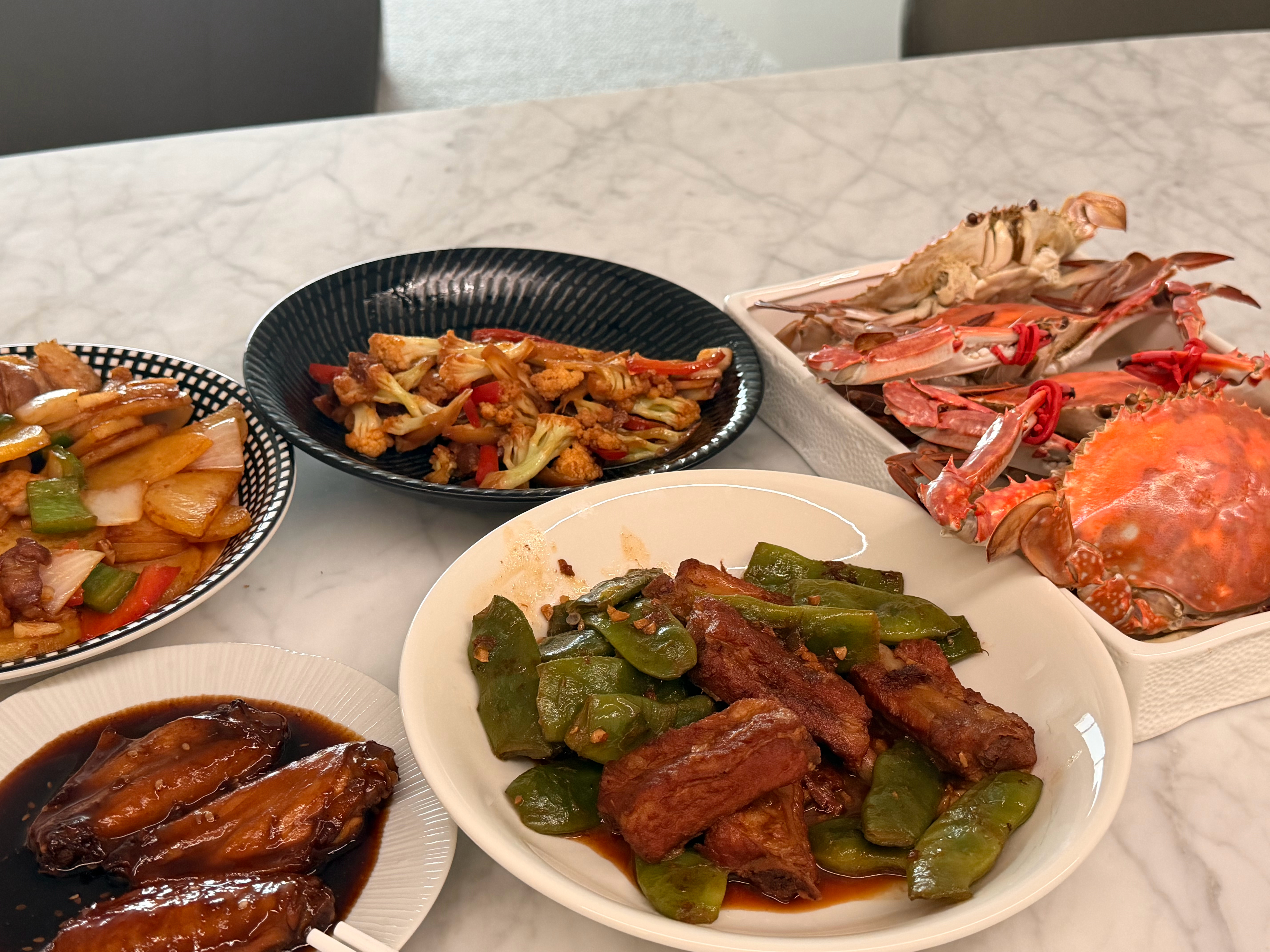 今天吃饭上桌了，不躺着了… ​​​