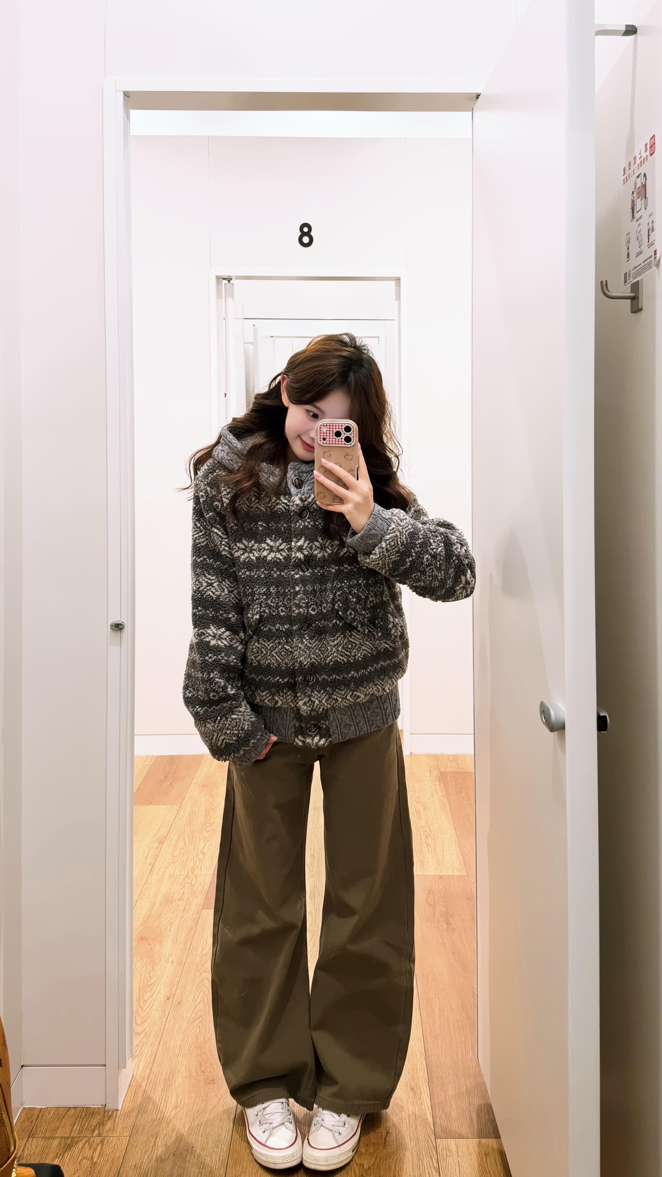 当某天看见那双眼睛变得跟小时候一样爱笑更明媚了 这或许就是答案