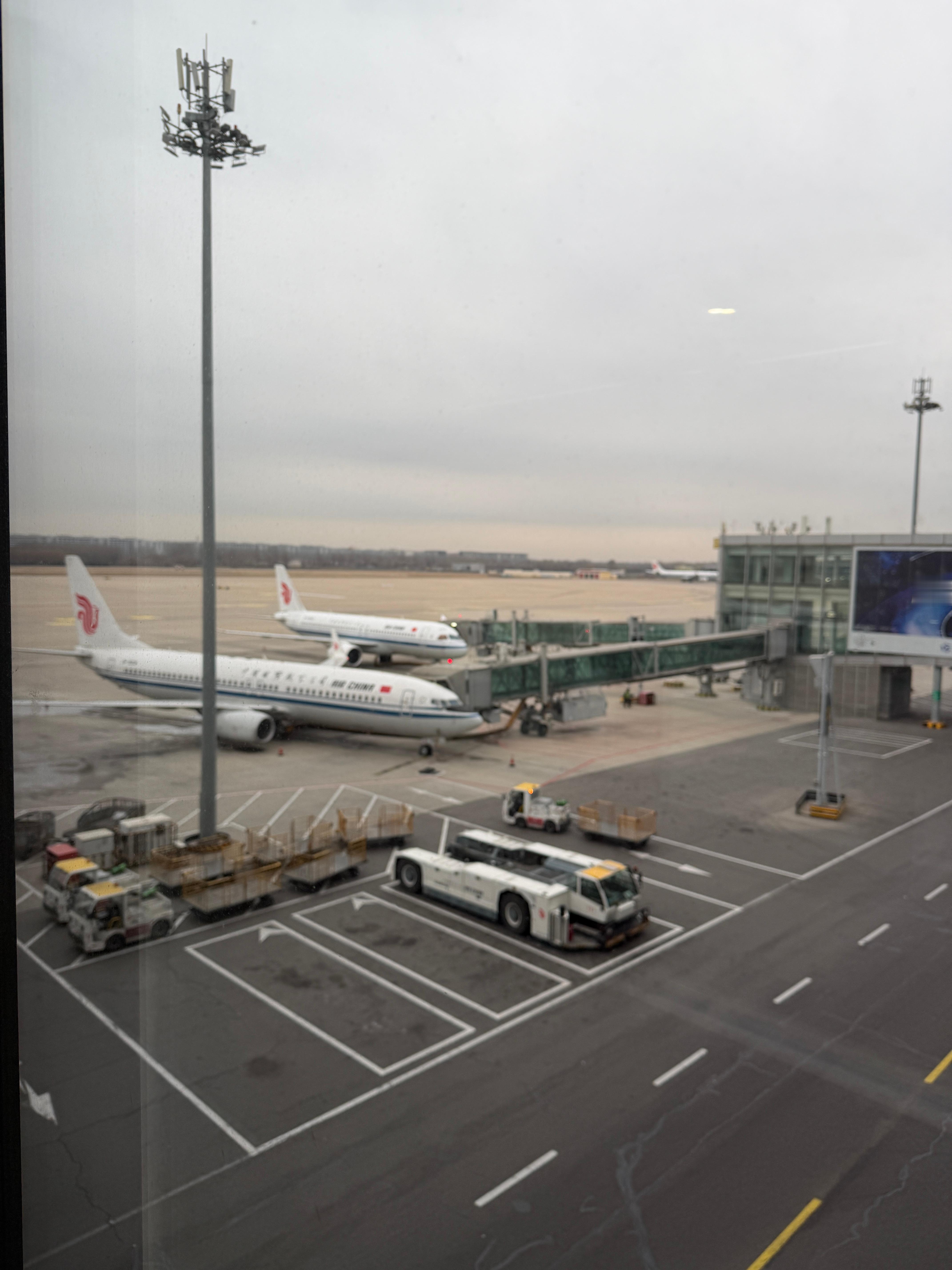 都做好延误的准备了，按时起飞了❄️雪呢？下雪 北京·首都机场T3航站楼