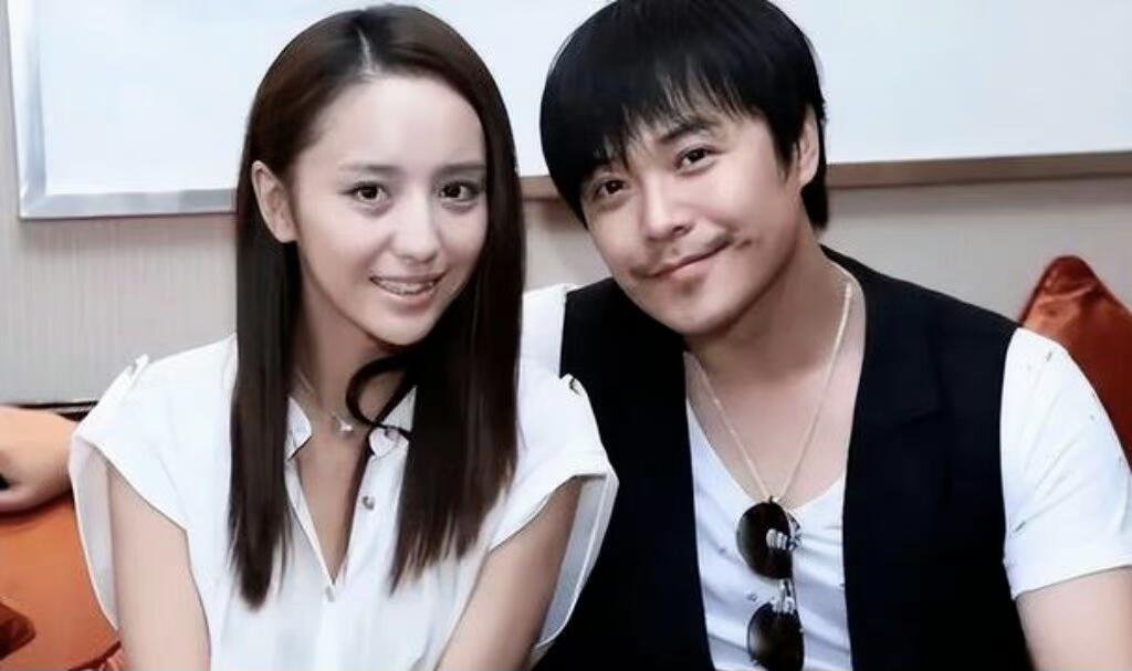 陈思诚和佟丽娅都离婚2年了，双方两人也在惦念对方吗 ​​​