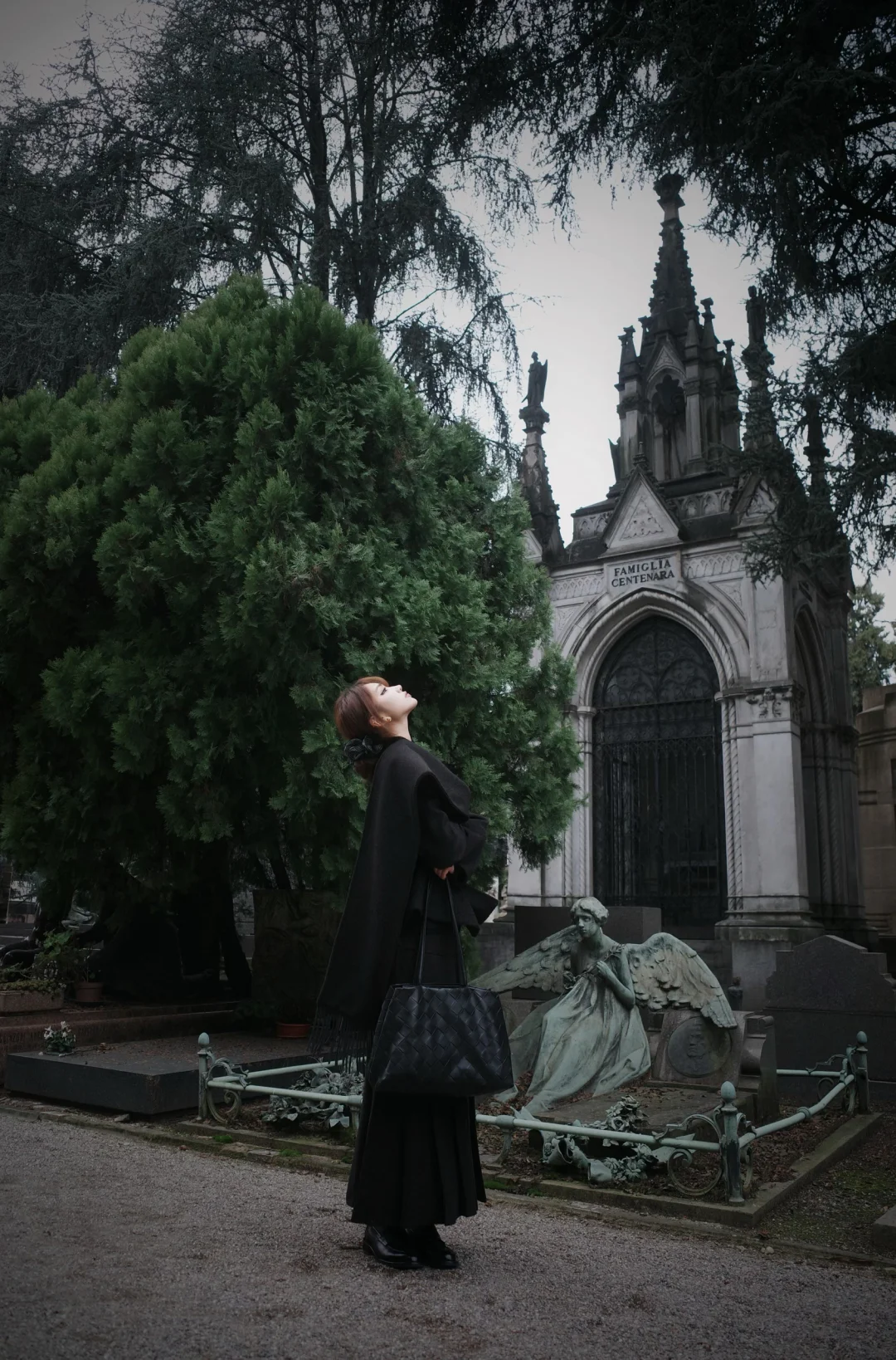 -wander aimlessly