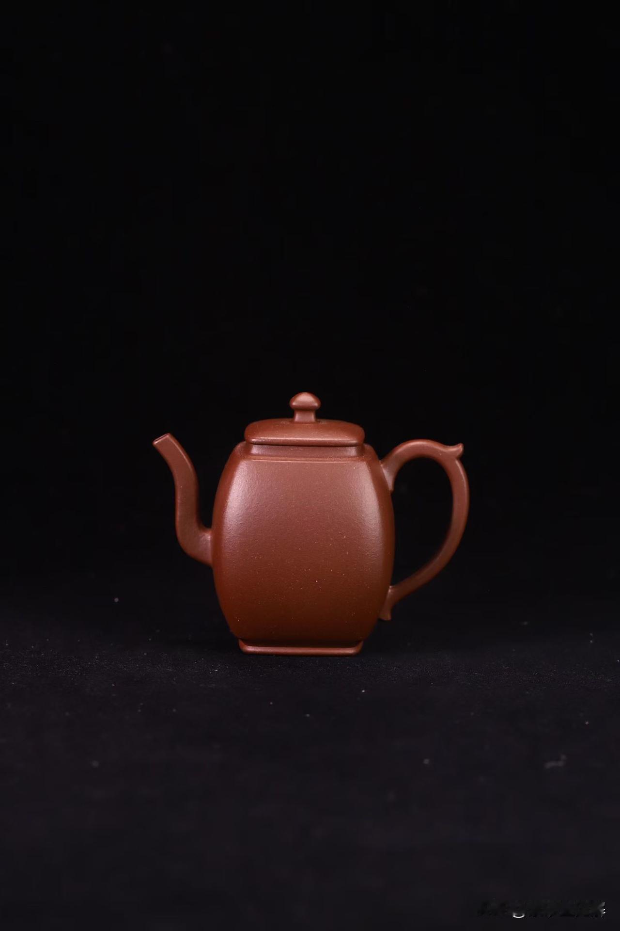 养壶人最容易忽略的“神器”，不是名壶也不是好茶，而是一块布
玩紫砂壶的人，几乎都