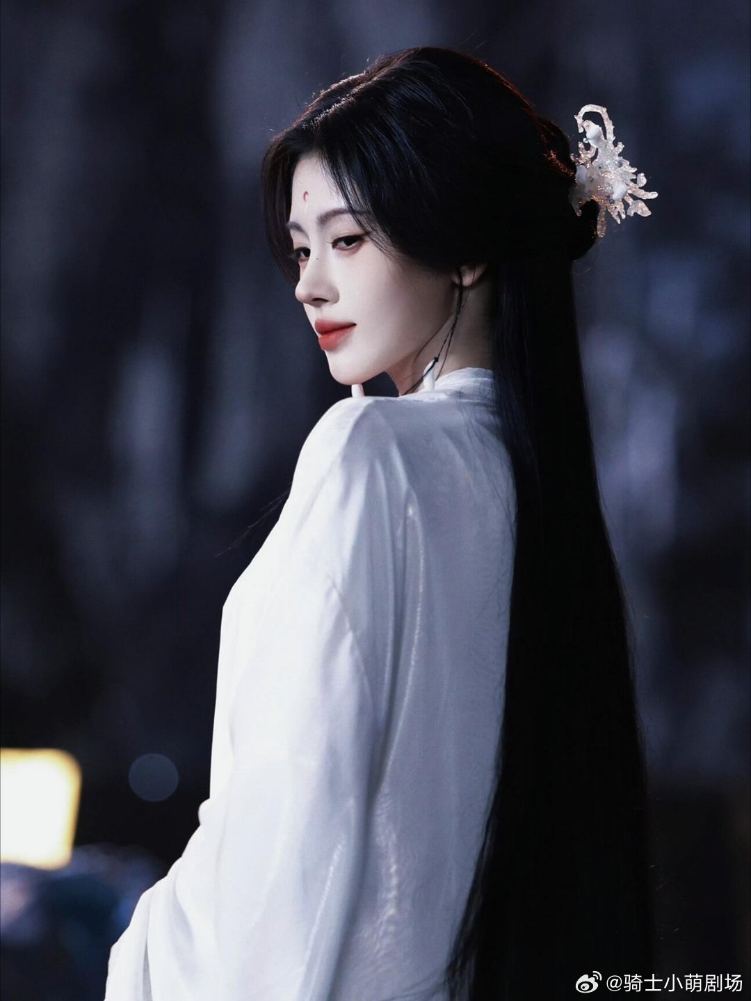 鞠婧祎好会演恶女鞠婧祎恶女赛道最严厉的母亲魅魔感拉满，每一眼每一句都有掌控力，恶