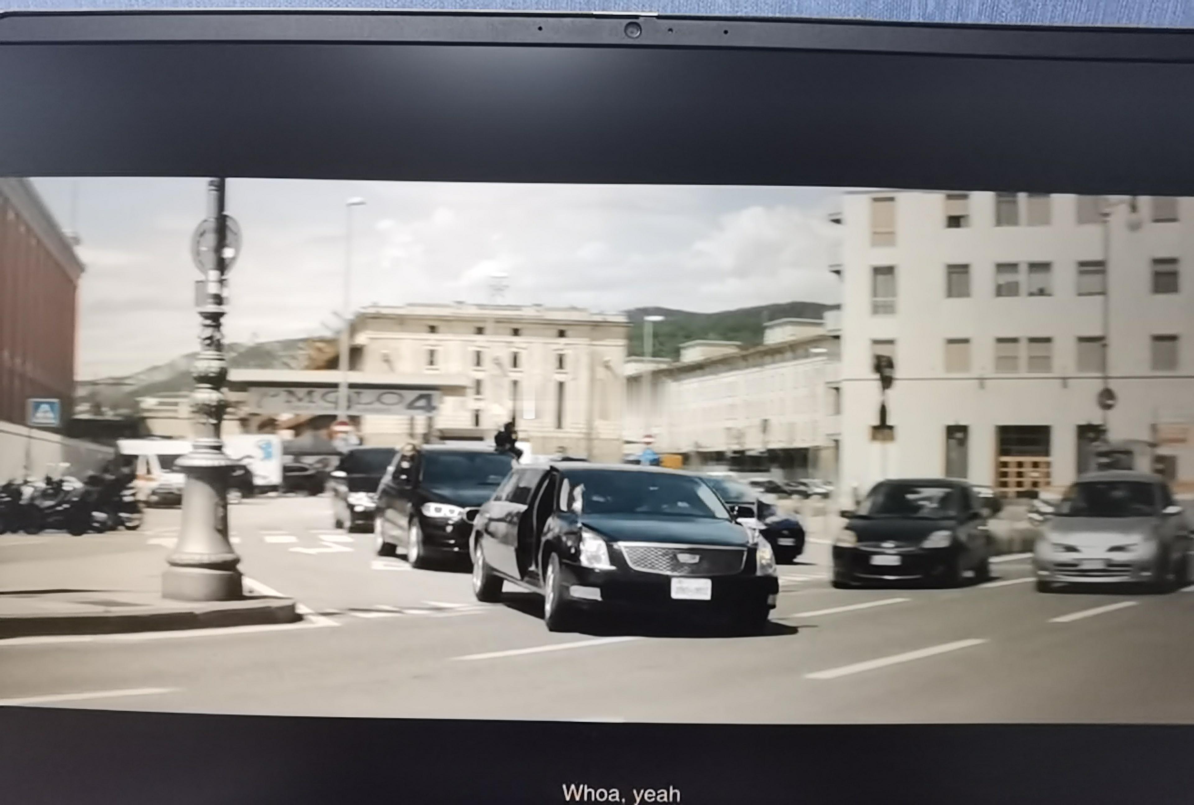 本周推荐一部美国“爆米花”动作影片《元首行动》。商业片各种元素都有，还是值得一看