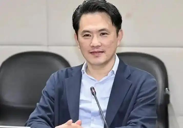 中国国民党发表严正声明，

8月2日，针对菲律宾向联合国提交“关于中国黄岩岛及其