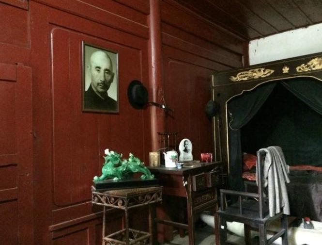 1951年，传承了六代的彝族土司李润之被执行了枪决，他私藏的300箱黄金消失得无