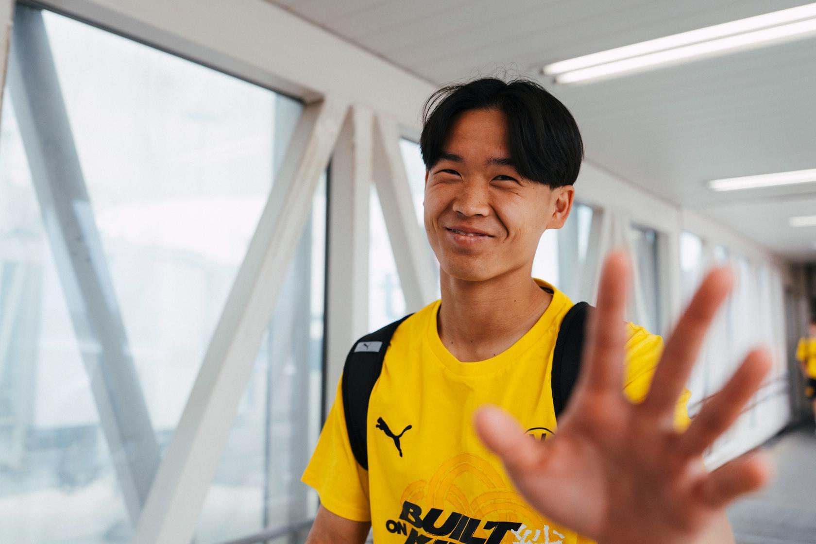 🎴打牌，然后抵达日本！山本君：掩饰不住回家的喜悦2026多特蒙德赢创亚洲行 亚