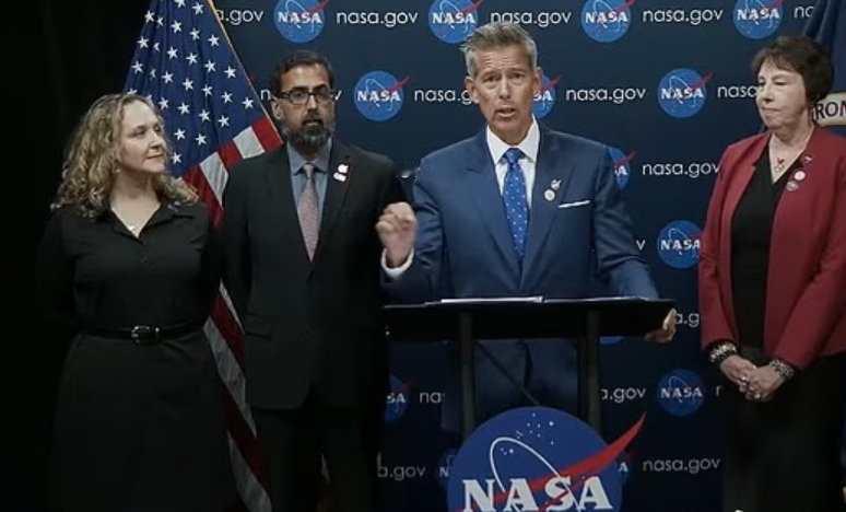 今天，NASA扔出一颗“重磅炸弹”——火星车“毅力号”在耶泽罗陨石坑的古老岩石里