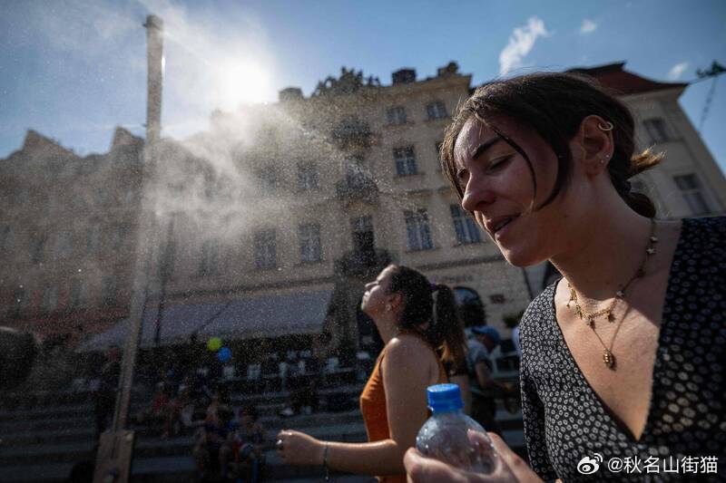 欧洲热浪持续东移致逾1300人死亡 德国飙至41.7℃ 波兰创历史最高温海外新鲜