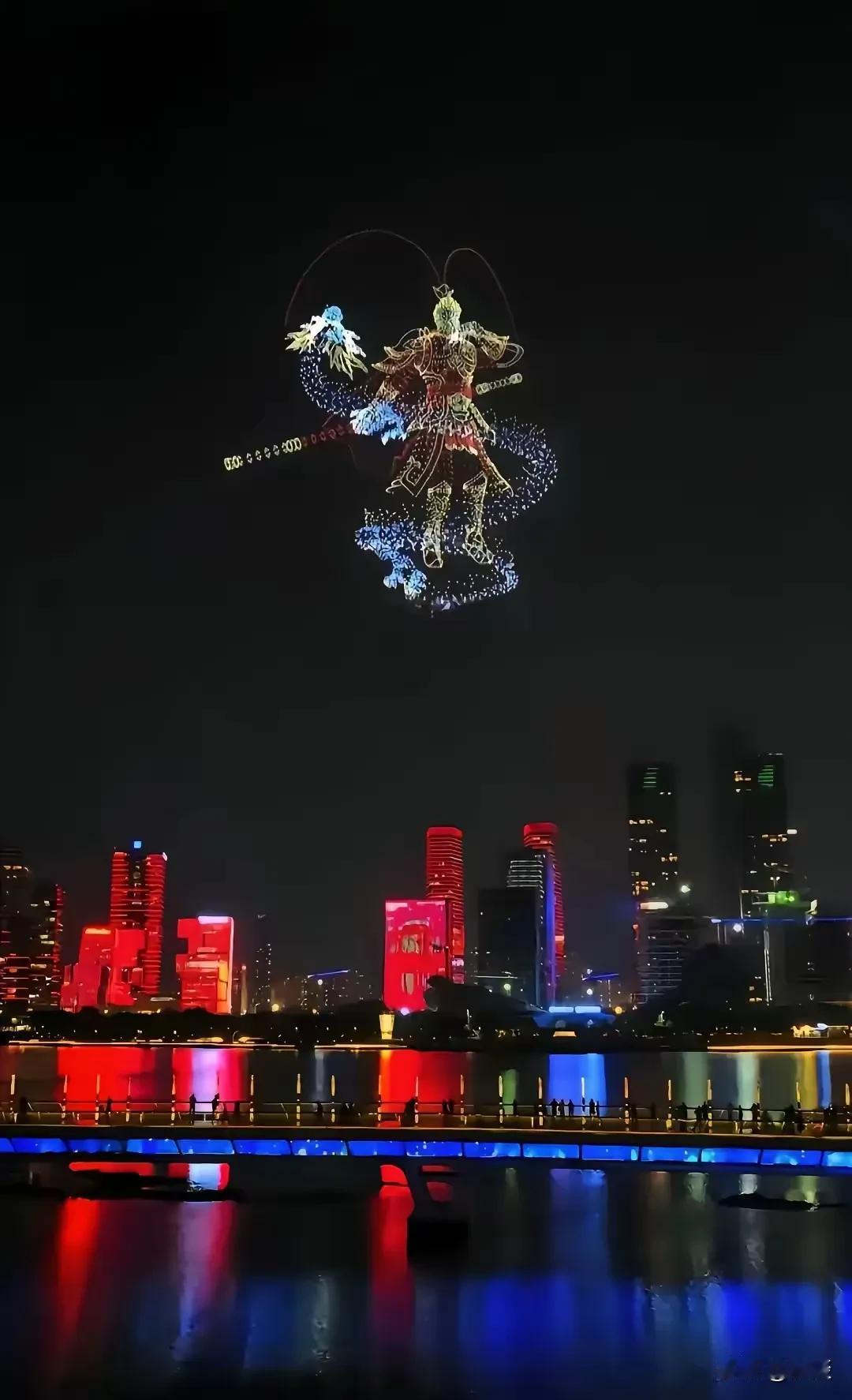 几千年前，我们发明了火药，后来逢年过节，家家户户都在放鞭炮；西方人则用火药来生产
