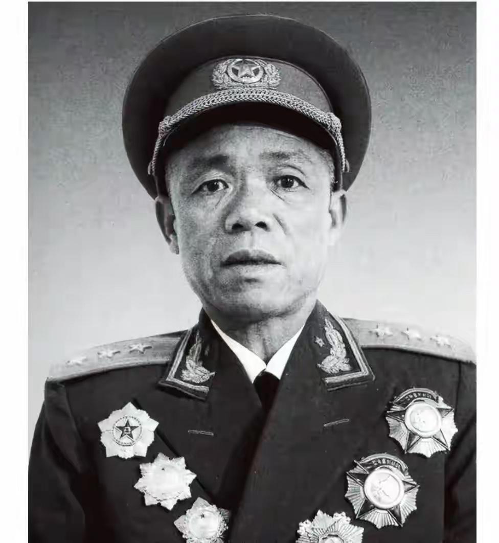 1975年，韩先楚到山西参加会议，得老首长在太原，坚持要前去探望。秘书担心老首长