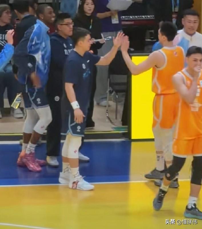 准！赵继伟谈胡明轩：

“投得非常准。”

“特别是附加赛。”

“15投13中