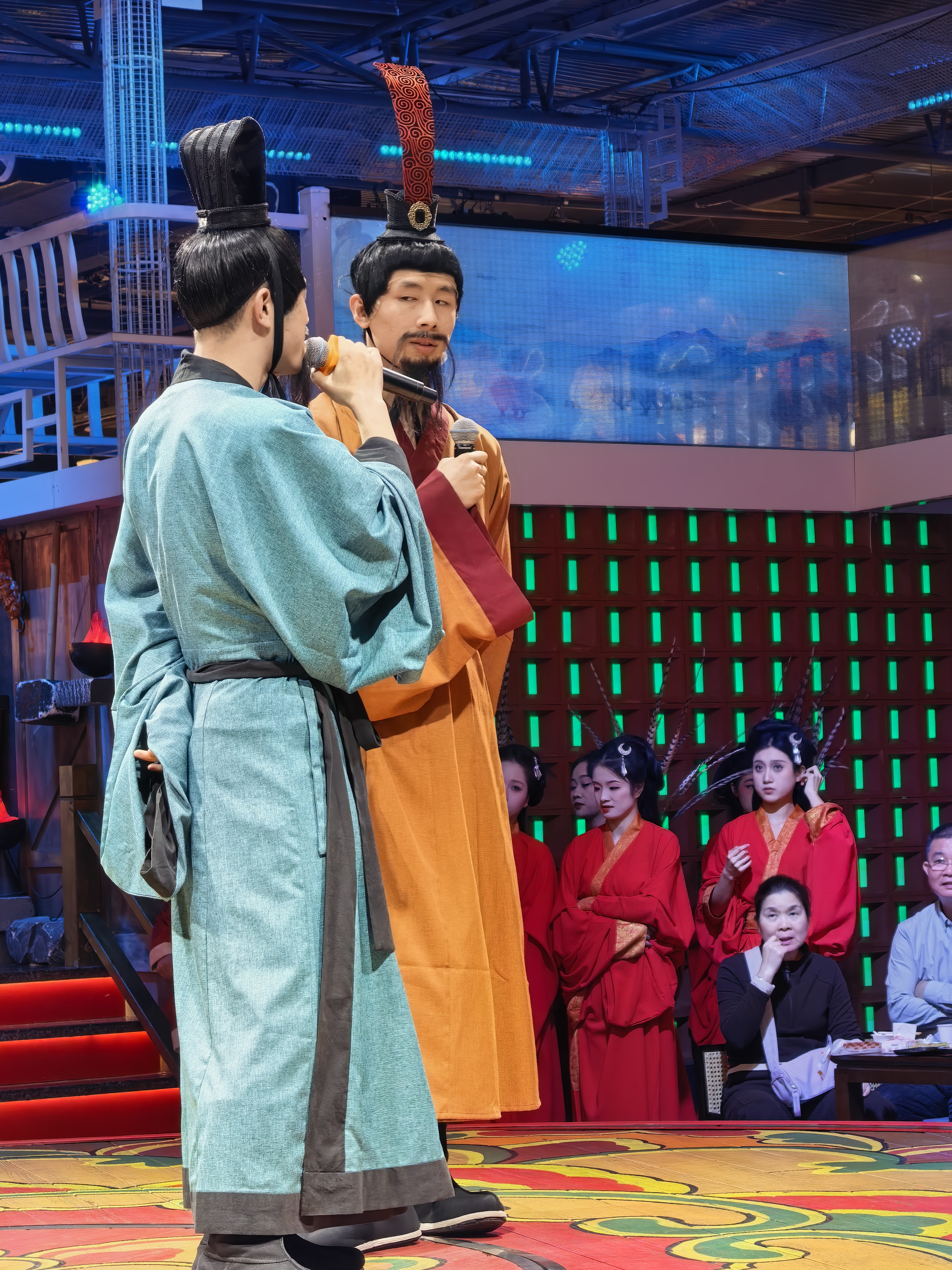 为什么古代那么多皇帝喜欢沉迷女色？那会没有手机，没有游戏……天天看人跳舞，我是皇