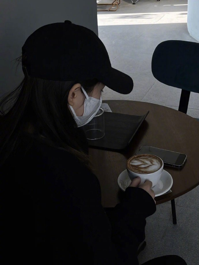 ​爱你的人会让你变成更好的人。 ​ ​​​