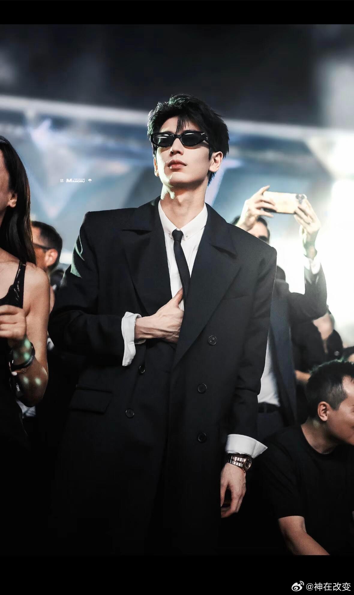 张凌赫  内娱法拉利谁看了不迷糊啊张凌赫｜ 