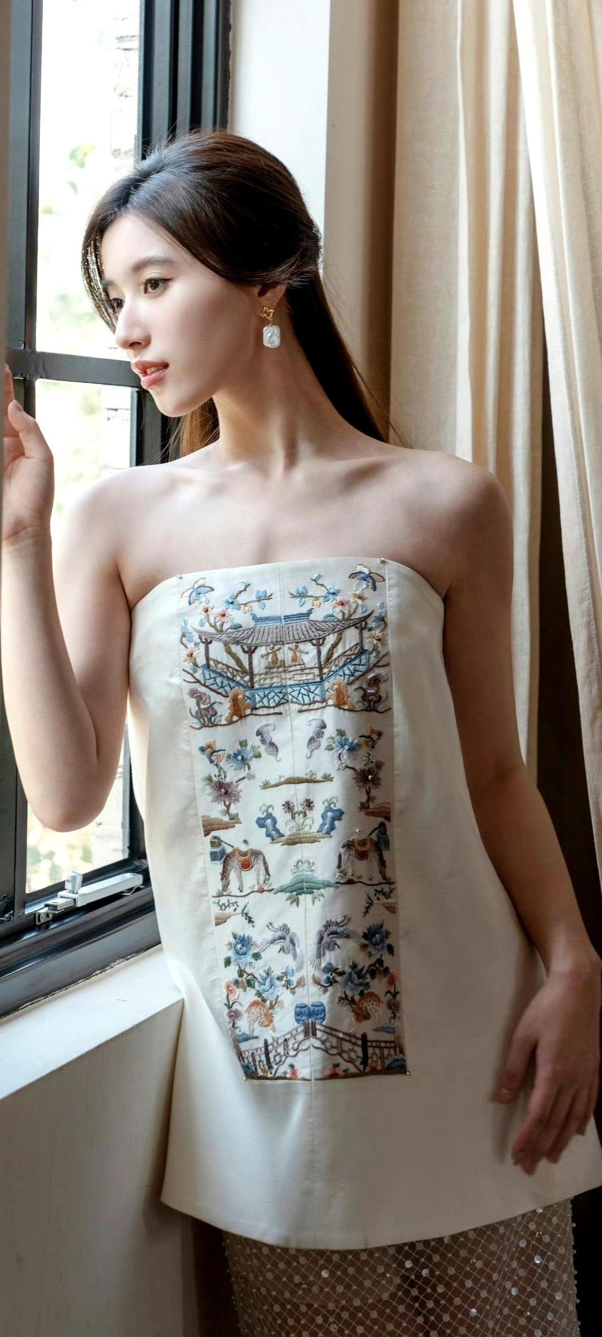 谁认识这位大美女？女明星照片分享 女明星 气质女明星