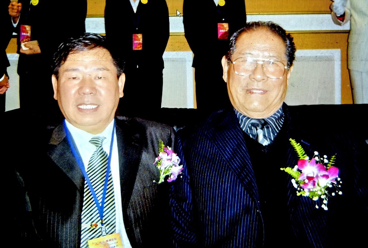 惊闻彭老今天早晨驾鹤西去。深情缅怀、沉痛悼念我的好老师、好兄长、演讲泰斗彭清一教