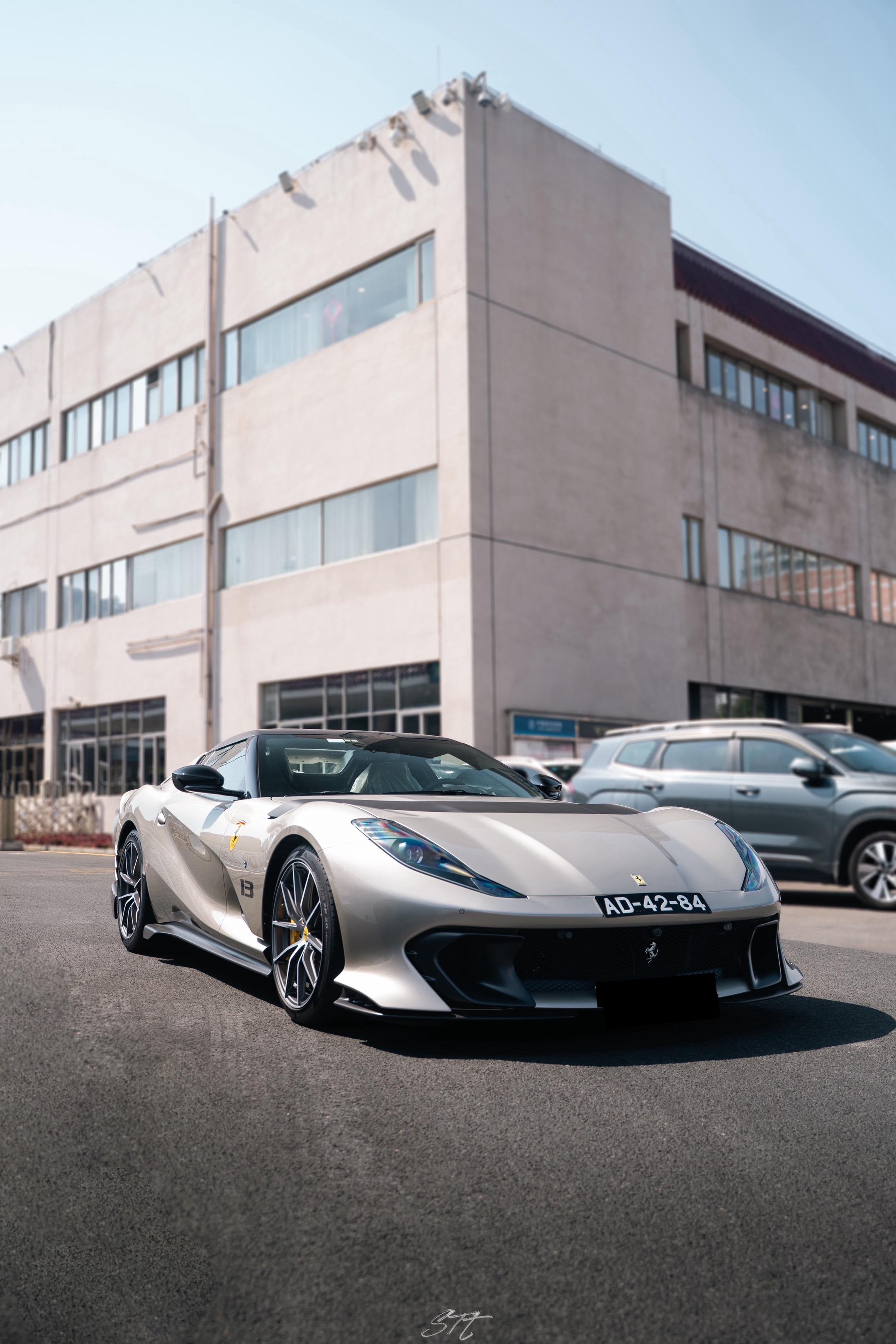 TM定制版本的法拉利812 CA