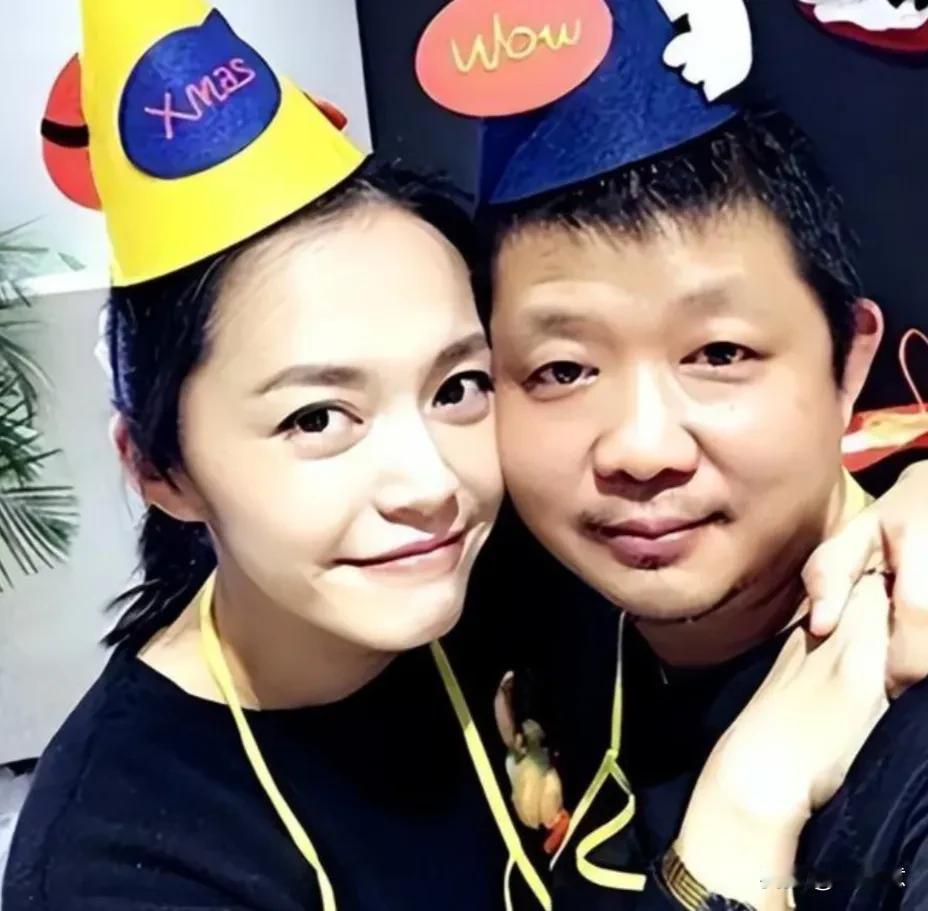 姚晨和平离婚这事儿一出来，网上好多人喊话她前夫，我就挺纳闷儿的。离婚本来就是两个