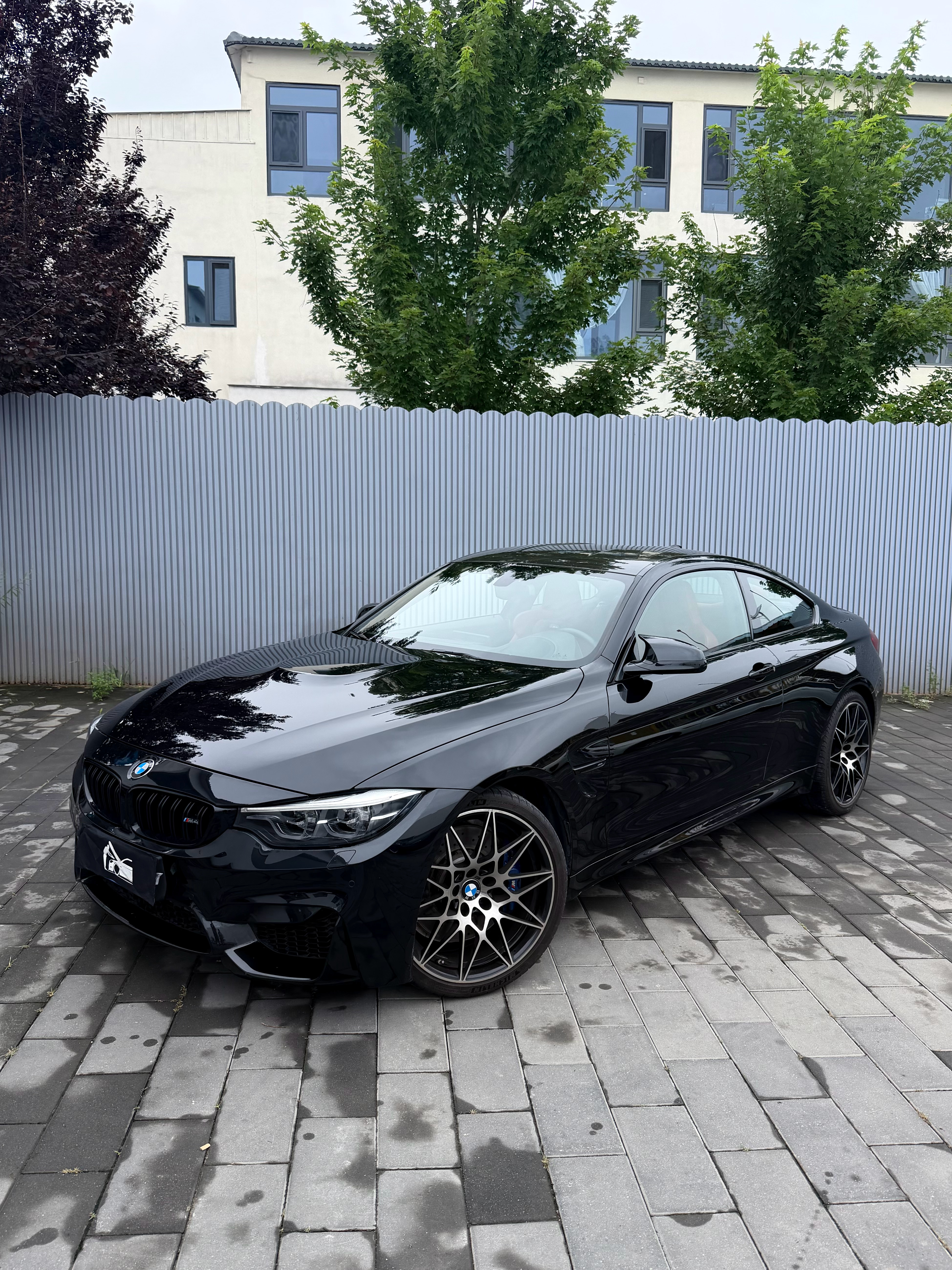 又给兄弟们弄了个好玩意： 2019F82M4Zcp 4.5wkm 三块补漆 北京