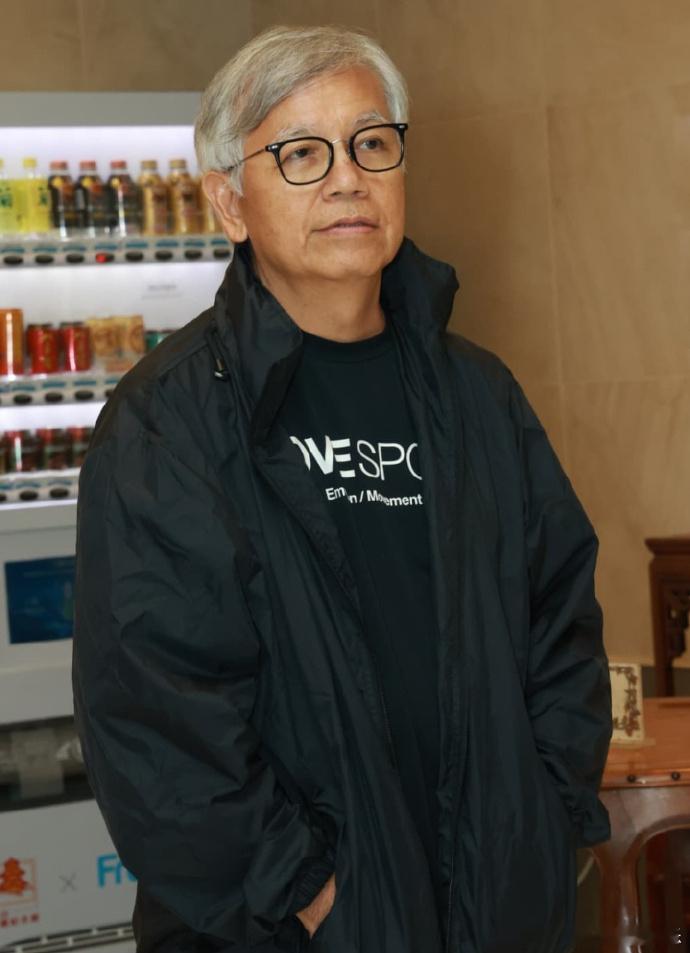 田启文回应谢贤去世田启文证实谢贤16日去世 据港媒，谈及四哥谢贤去世，田启文表示