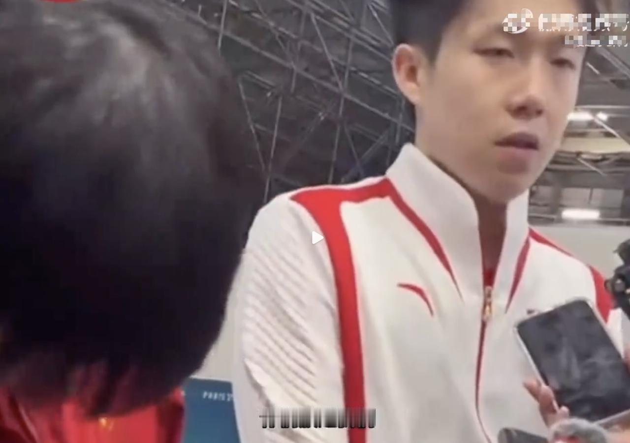 好家伙，是不是王楚钦每一次采访都有名场面？这次巴黎奥运会拿了乒乓球混合双打金牌后