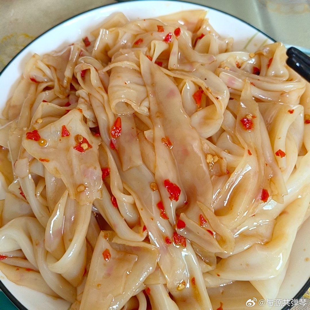早餐，麻麻做的粉，就是超级辣