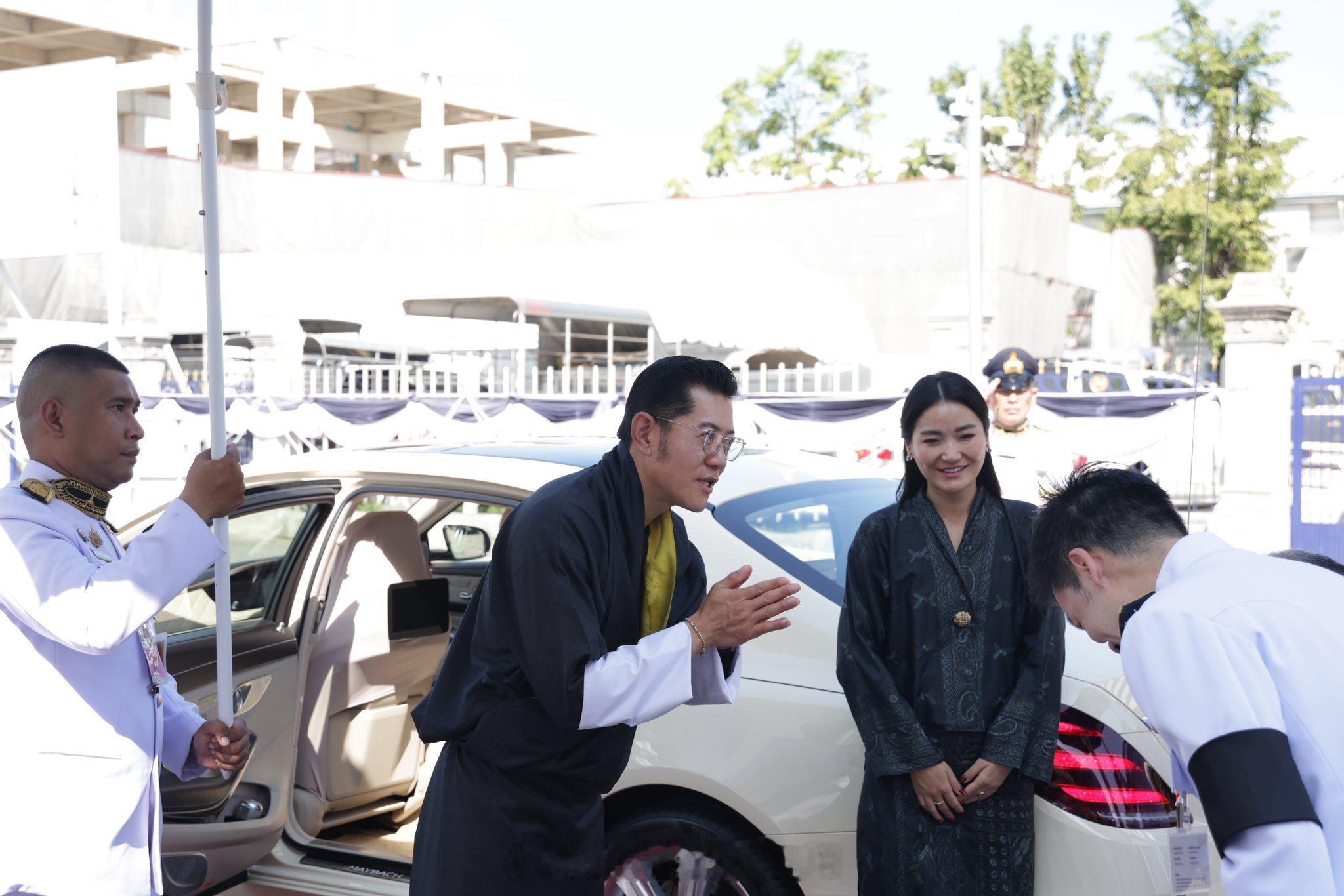 王室王室不丹王室 2025年12月23日，县长菠菜拜谒暹罗僧王。 