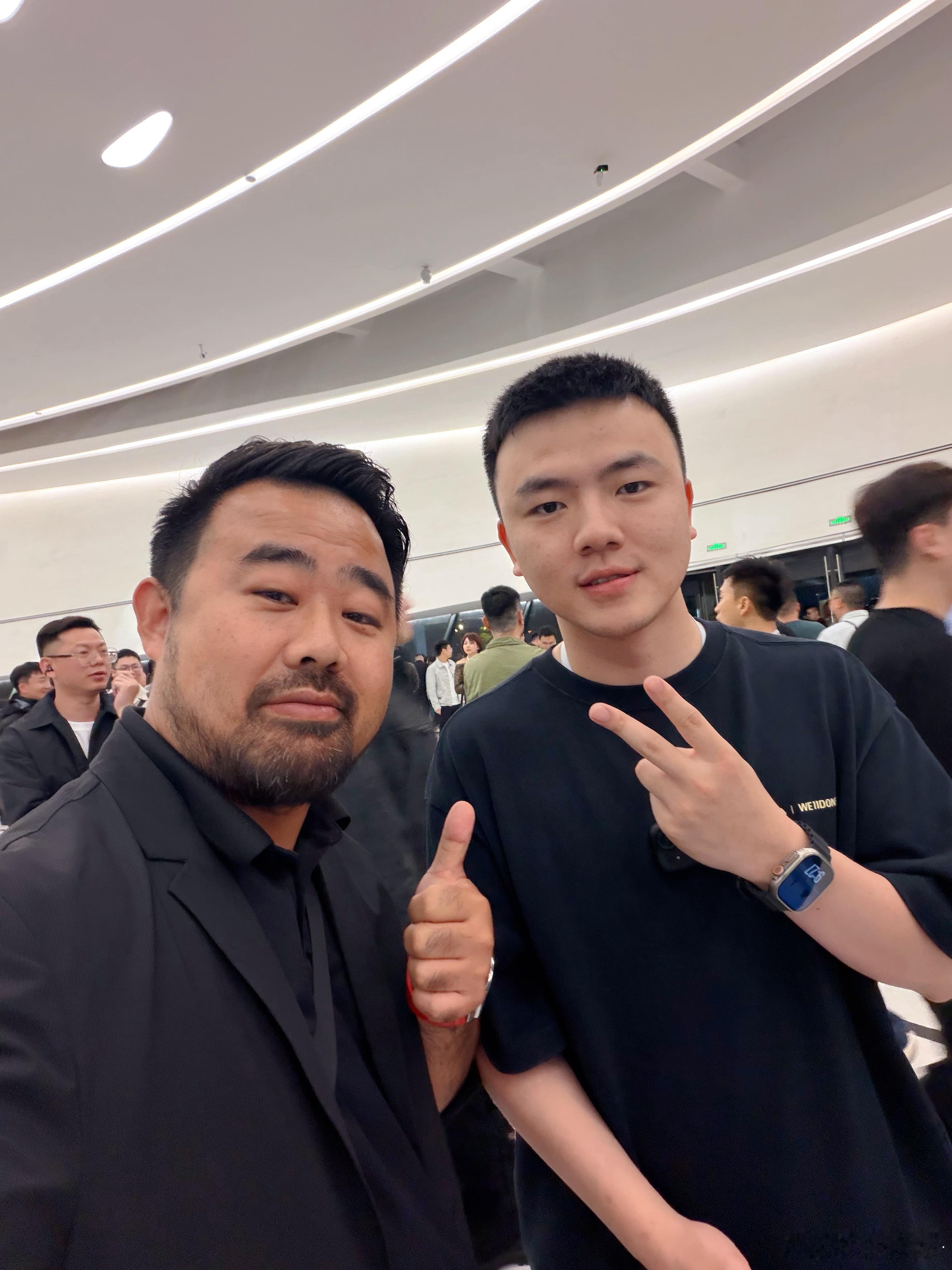 杭州之行结束，回厦门继续赚窝囊费，明天招待几个车圈来厦门的朋友，过几天还要飞几趟